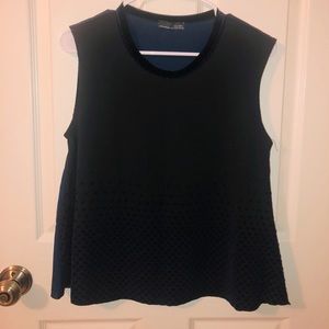 Women’s no sleeve dress tank